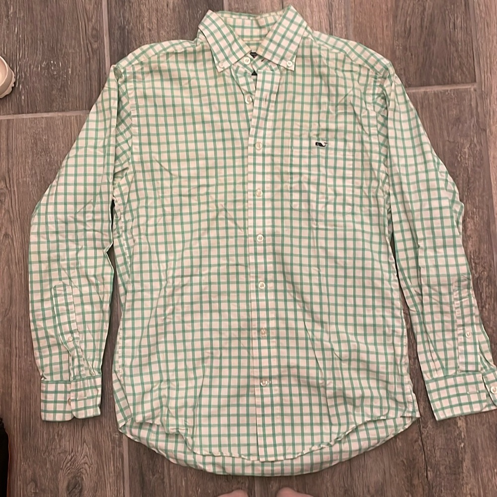Vineyard Vines Tucker button down shirt